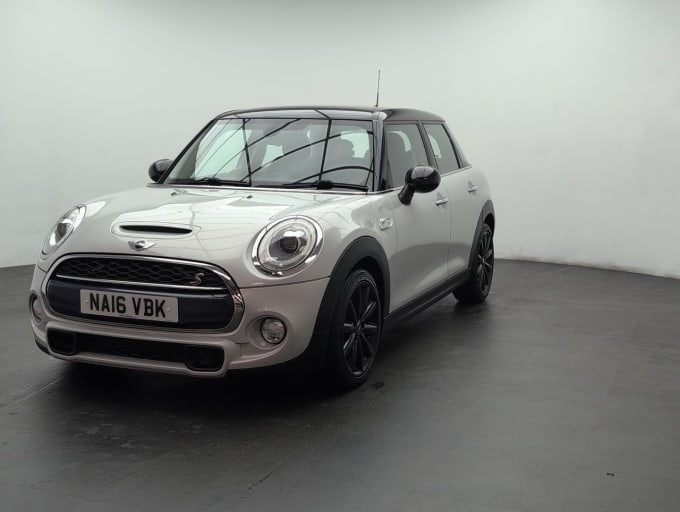 2025 Mini Hatch