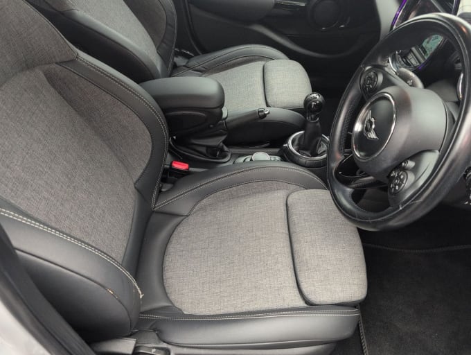 2025 Mini Hatch