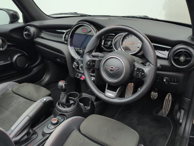 2025 Mini Convertible
