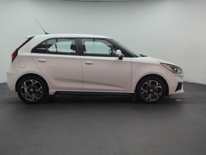 2025 Mg Mg3