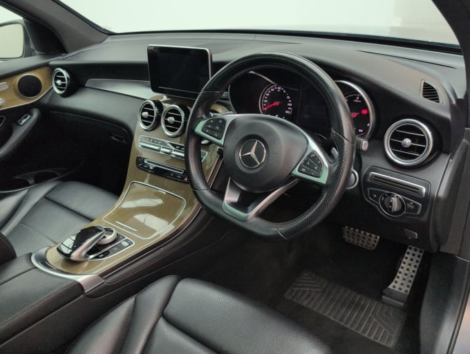 2025 Mercedes-benz Glc