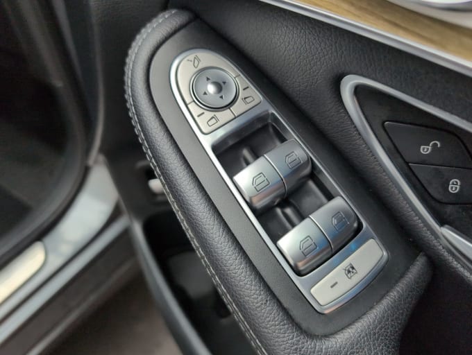 2025 Mercedes-benz Glc