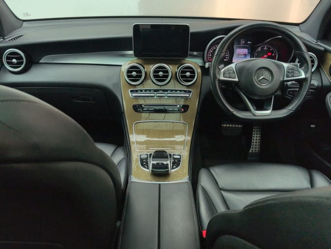 2025 Mercedes-benz Glc
