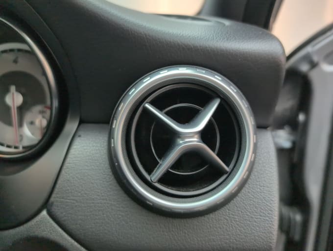 2025 Mercedes-benz 180