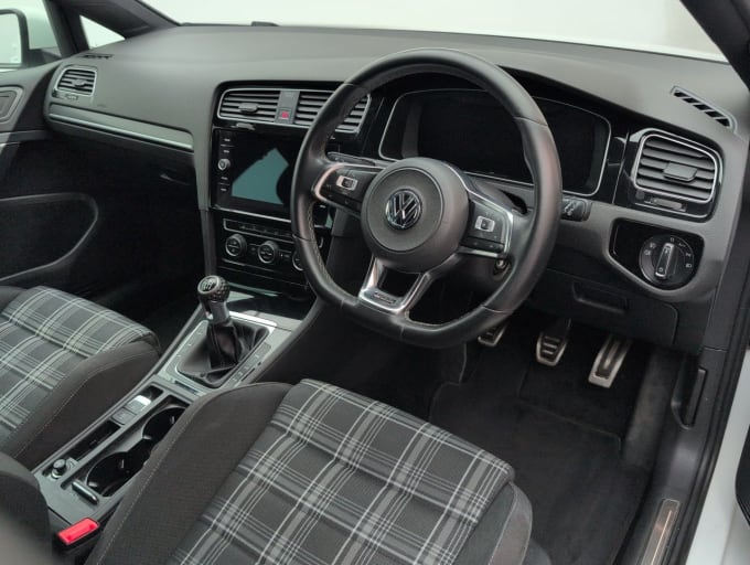 2025 Volkswagen Golf