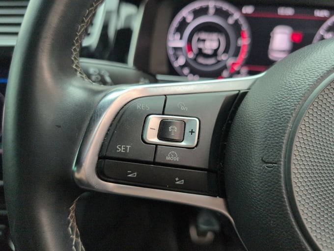 2025 Volkswagen Golf