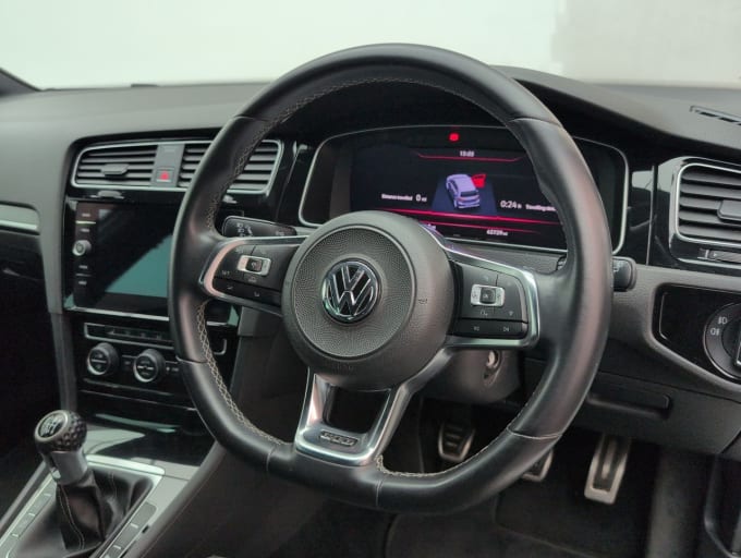 2025 Volkswagen Golf