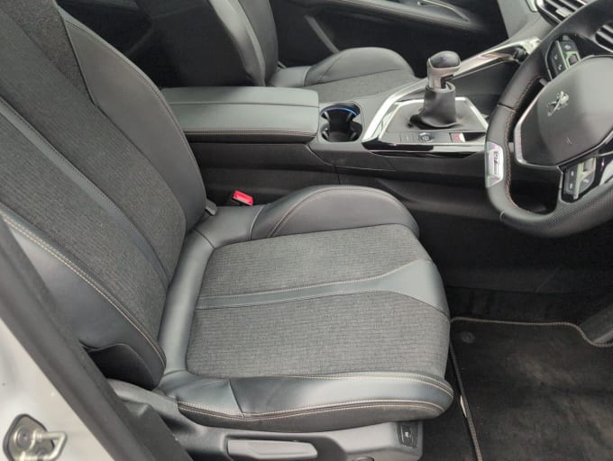 2025 Peugeot 3008