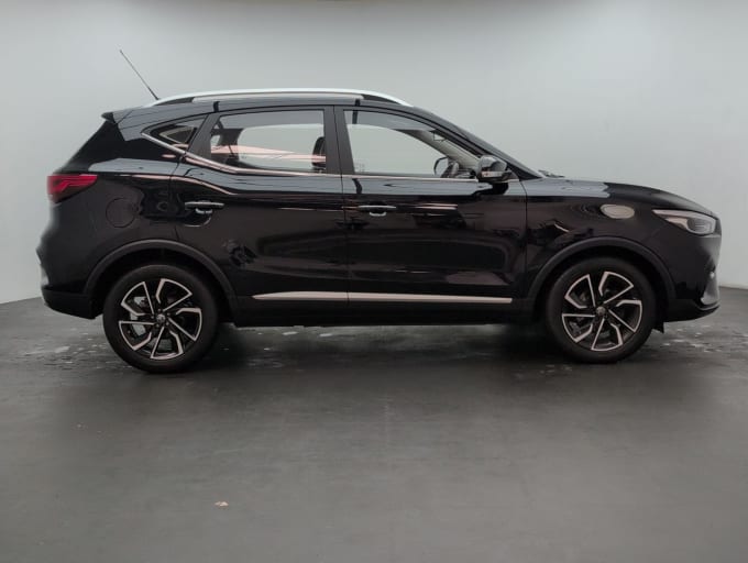 2025 Mg Mg Zs