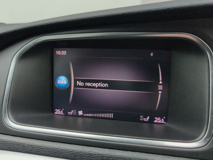 2025 Volvo V40