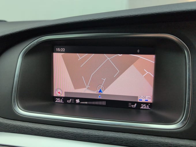 2025 Volvo V40