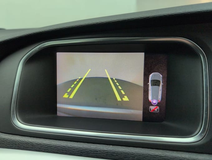2025 Volvo V40