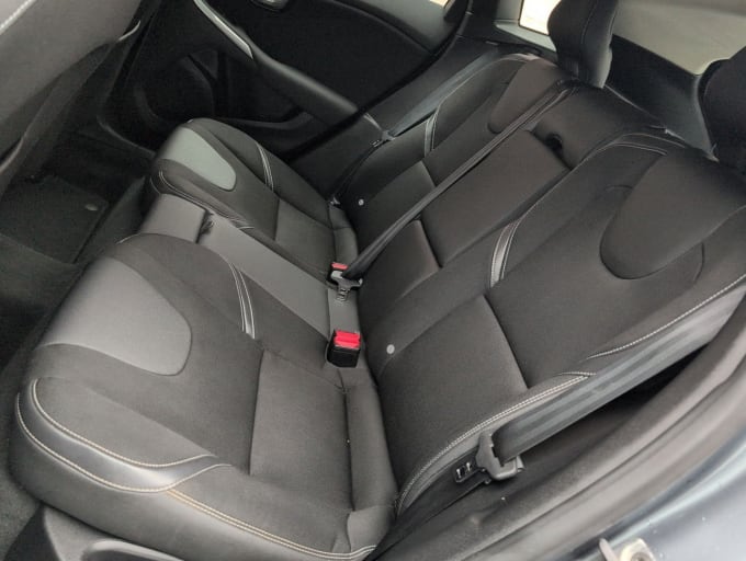 2025 Volvo V40