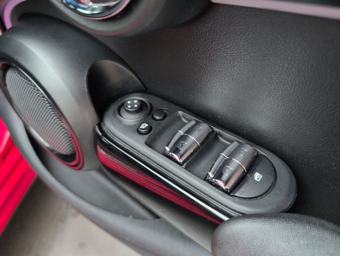 2025 Mini Hatch