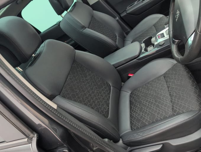 2025 Peugeot 3008