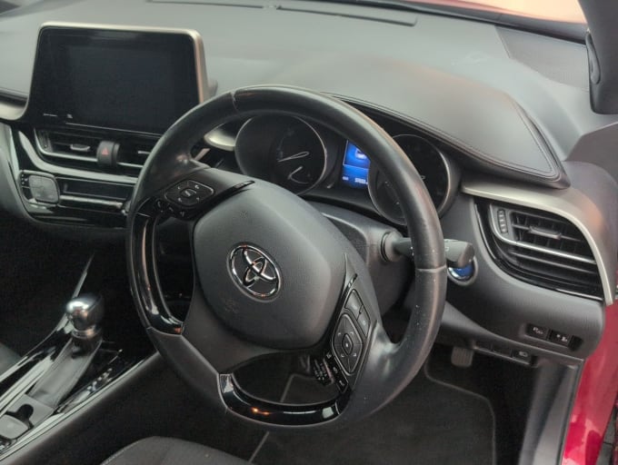 2025 Toyota C-hr