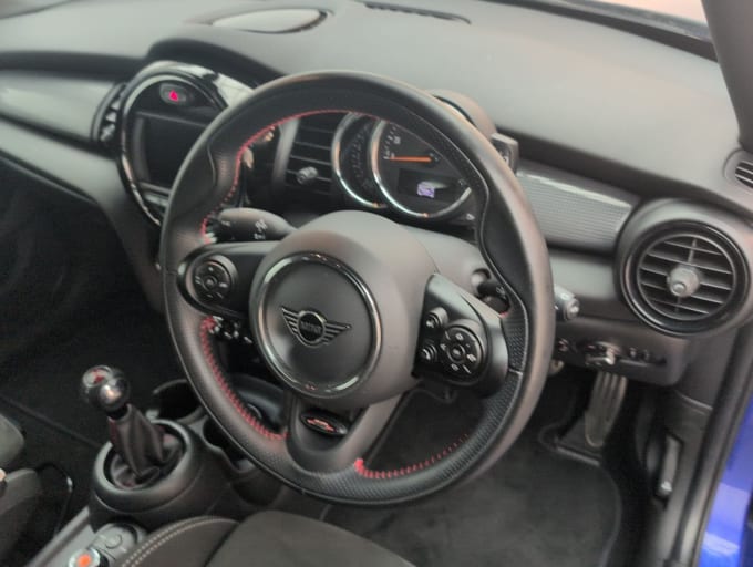 2025 Mini Hatch