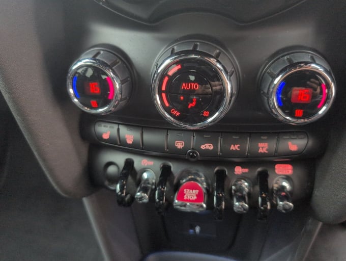 2025 Mini Hatch