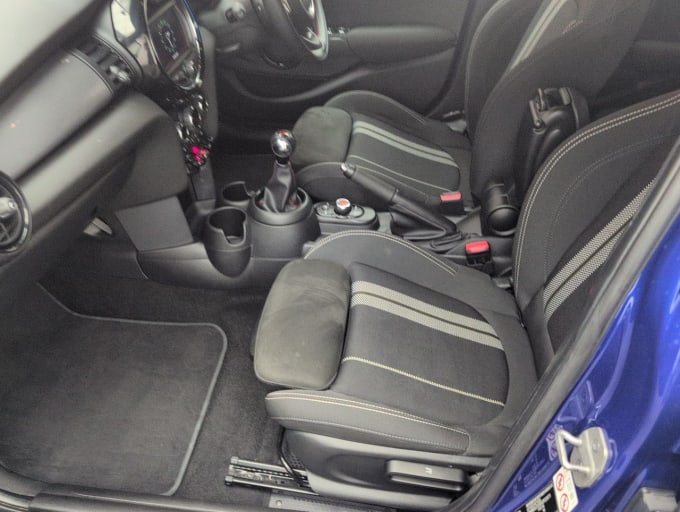 2025 Mini Hatch
