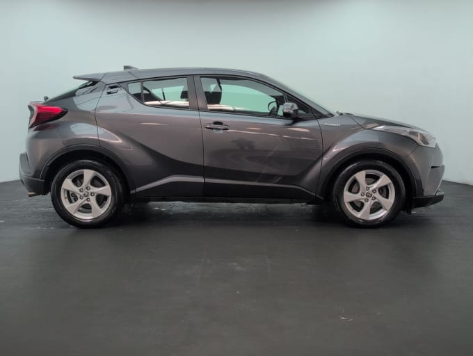 2025 Toyota C-hr