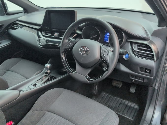 2025 Toyota C-hr
