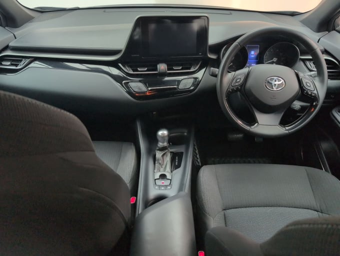 2025 Toyota C-hr