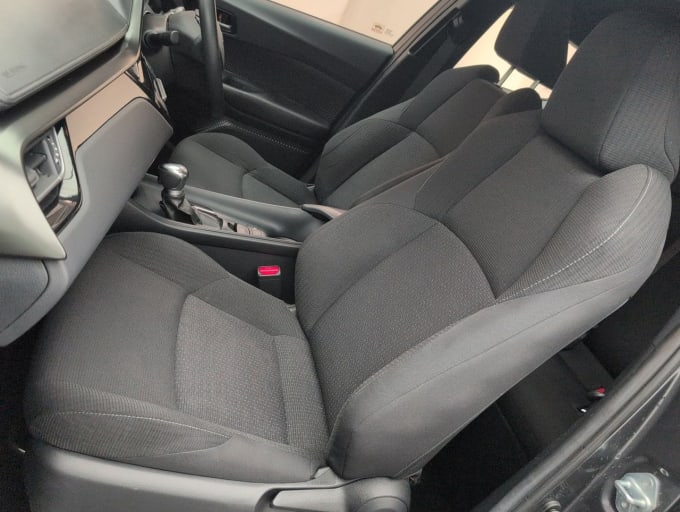 2025 Toyota C-hr