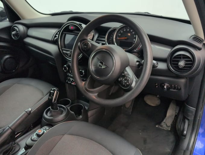 2025 Mini Hatch