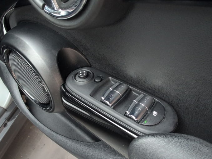 2025 Mini Hatch