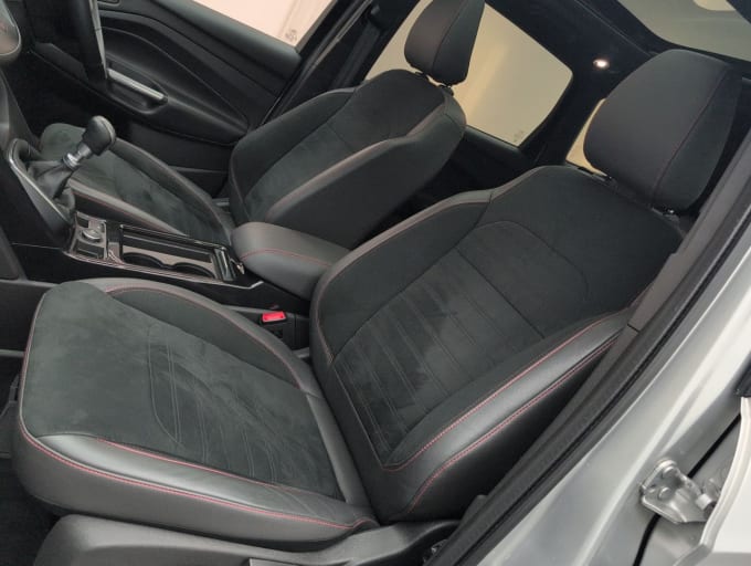 2025 Ford Kuga