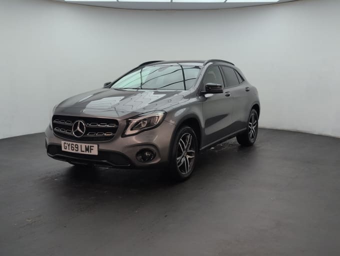 2025 Mercedes-benz 180