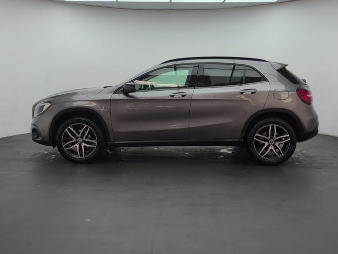 2025 Mercedes-benz 180