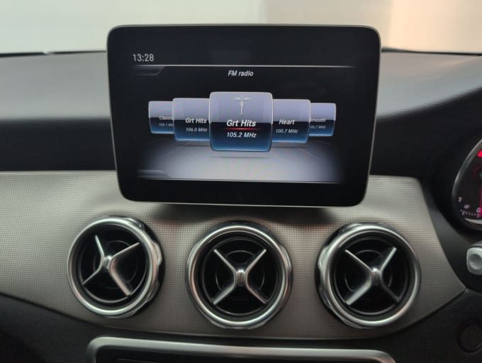 2025 Mercedes-benz 180