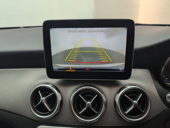 2025 Mercedes-benz 180