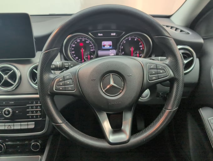 2025 Mercedes-benz 180