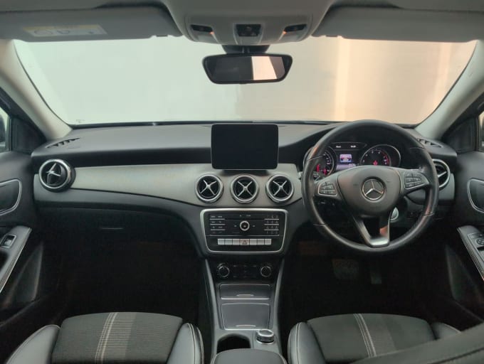 2025 Mercedes-benz 180