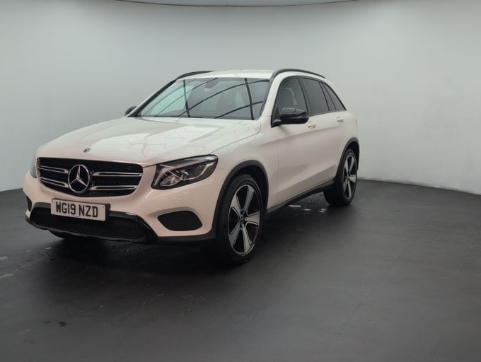 2025 Mercedes-benz Glc