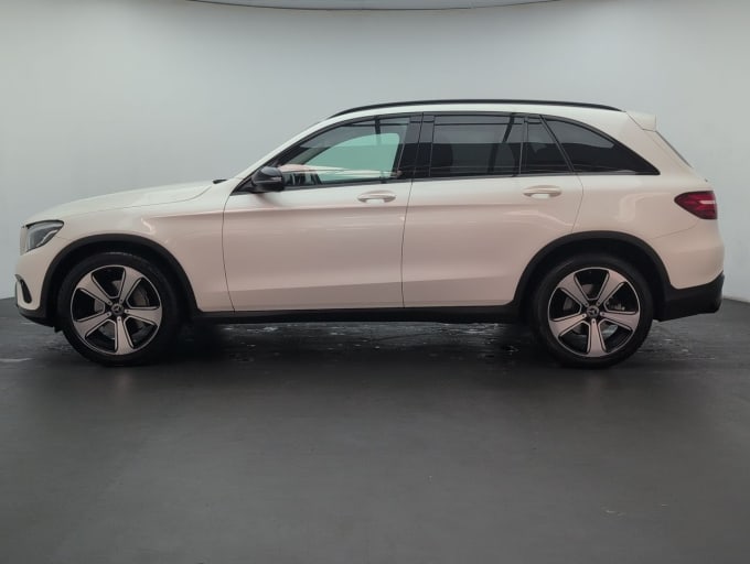2025 Mercedes-benz Glc
