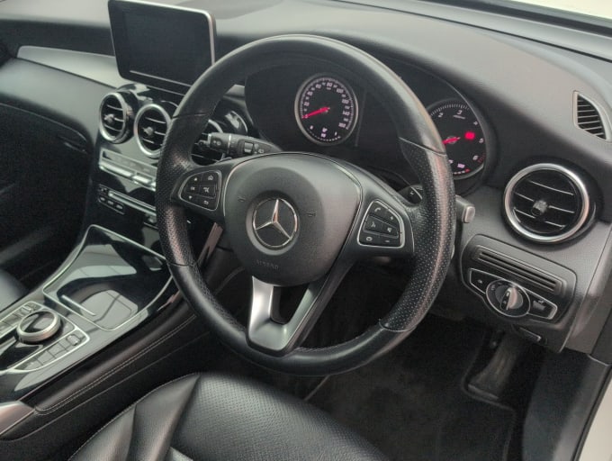 2025 Mercedes-benz Glc