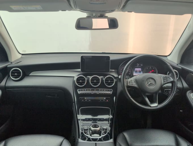 2025 Mercedes-benz Glc