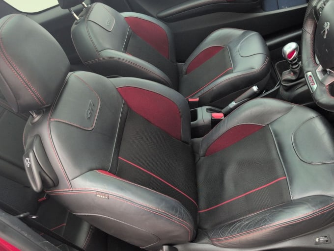 2025 Peugeot 208