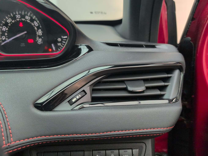 2025 Peugeot 208