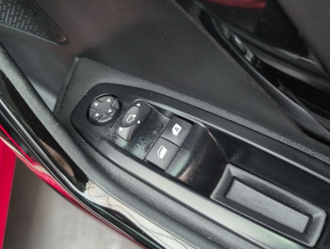 2025 Peugeot 208