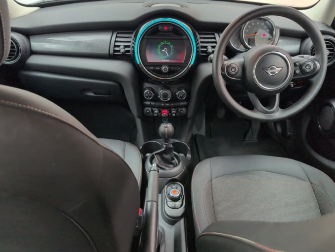 2025 Mini Hatch