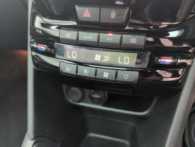 2025 Peugeot 208