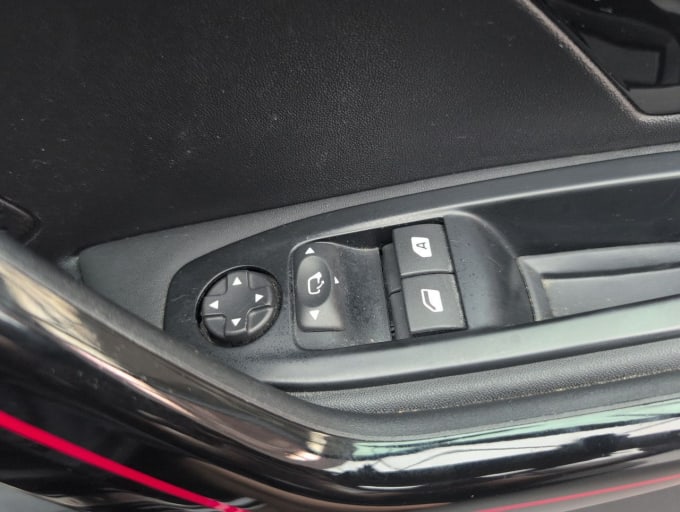 2025 Peugeot 208