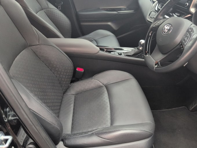 2025 Toyota C-hr