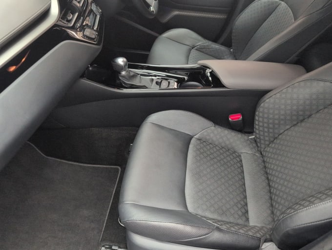 2025 Toyota C-hr