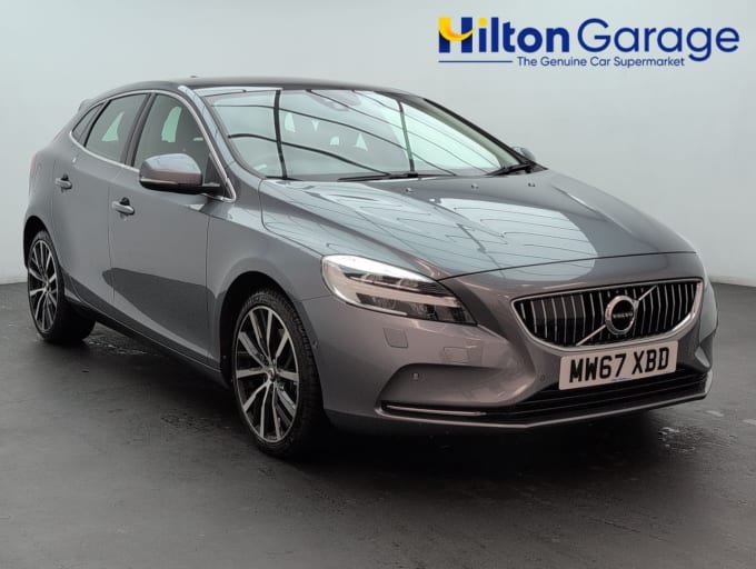 2025 Volvo V40