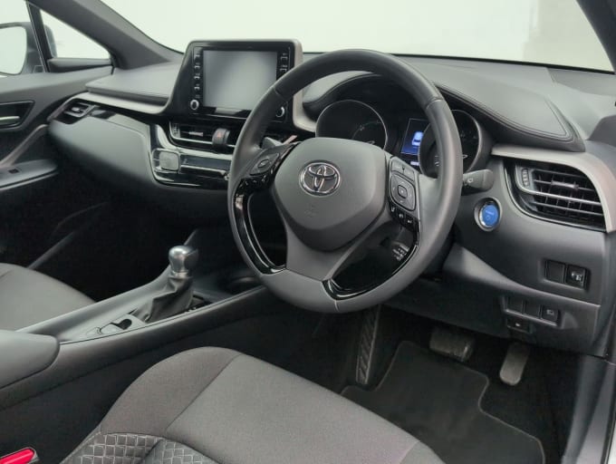 2025 Toyota C-hr